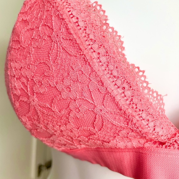 2 Lace Bralettes Wire-Free 36D - Picture 2 of 5